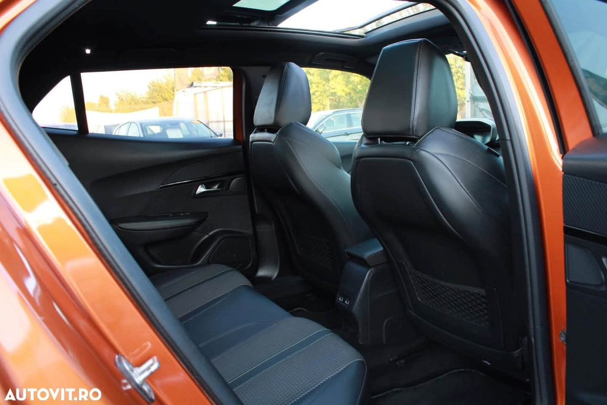 Peugeot 2008 PureTech 130 EAT8 GT
